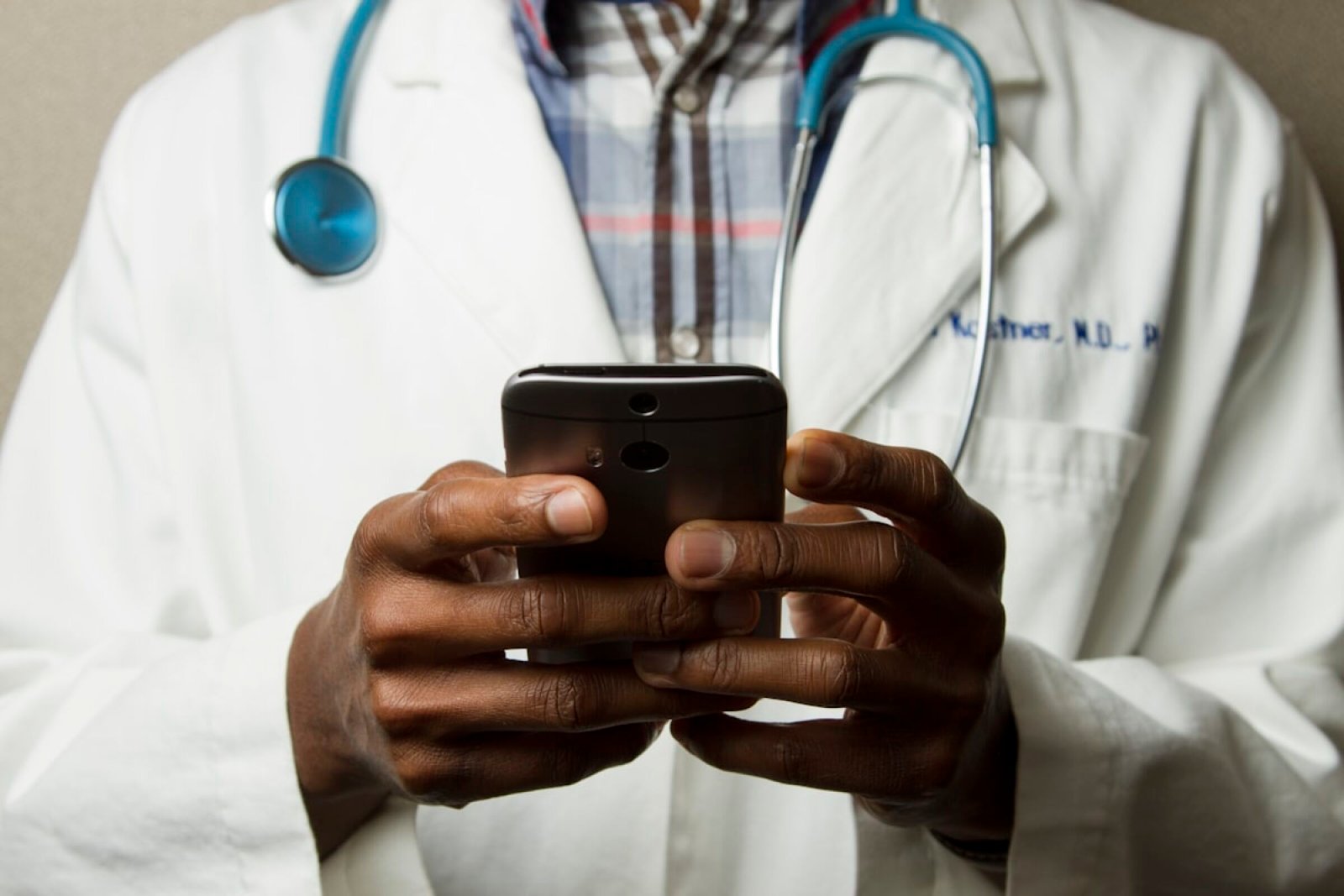 Design Medical Website Clinics with a clear patient booking path