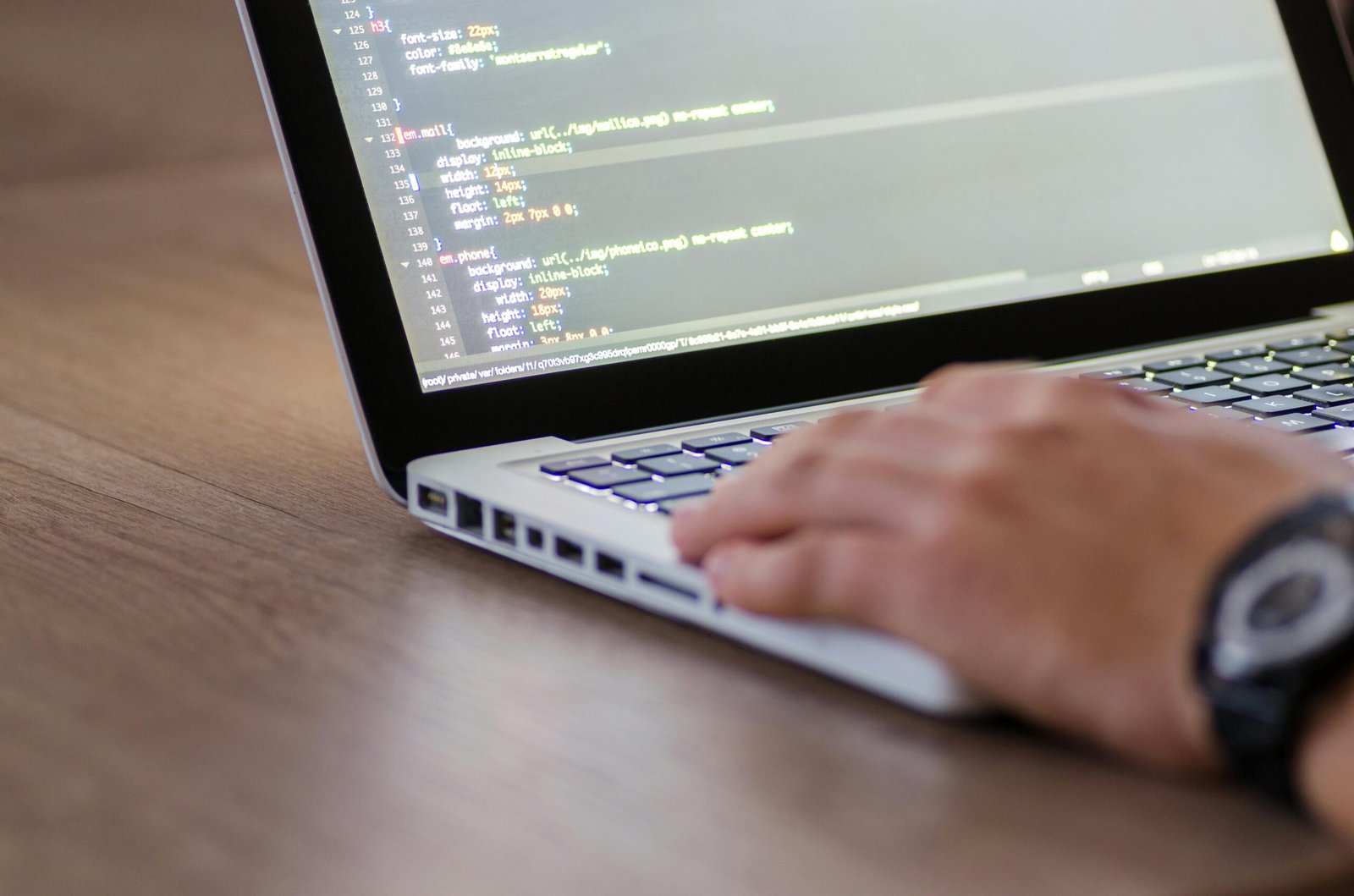 10 من أهم البرامج المستخدمة في تصميم موقع ويب