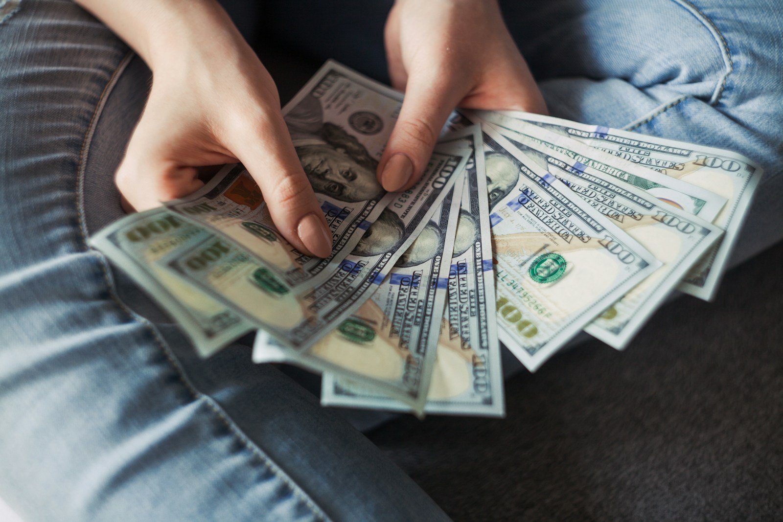 خطة تسويق رقمي تقارن انواع التسويق الإلكتروني حسب الهدف