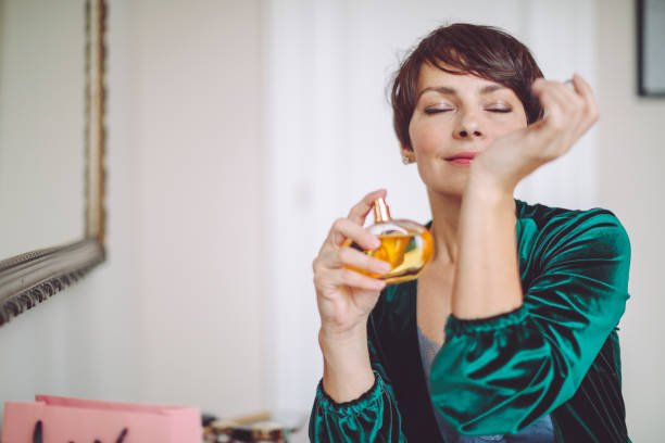 أفضل عبارات تسويقية للعطور الفرنسية والخليجية والشرقية